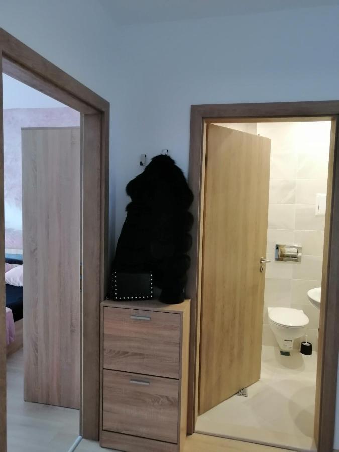 Relax Apartament Varna Esterno foto